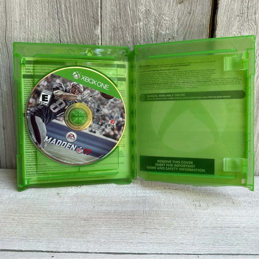 EA Sports: Madden 17 NFL Xbox One Pre‎ Owned Game
